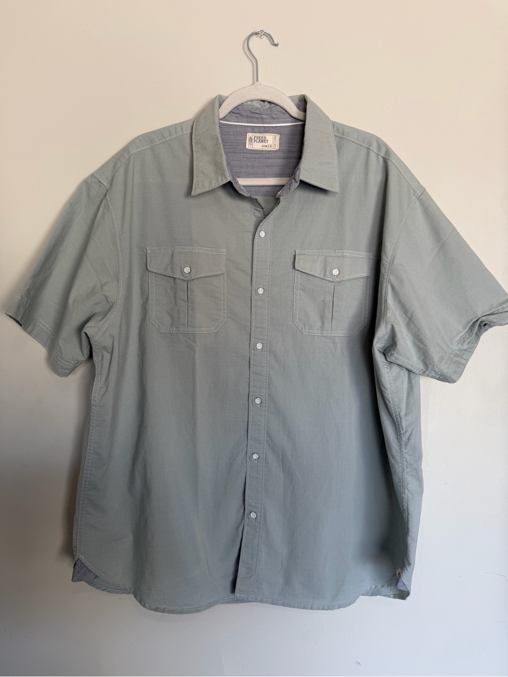 Free Planet Gray Short Sleeve Button Up Shirt Men’s 2X